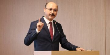 Kariyer Basamaklarında Türk Eğitim Sen’in Duruşu Bellidir.