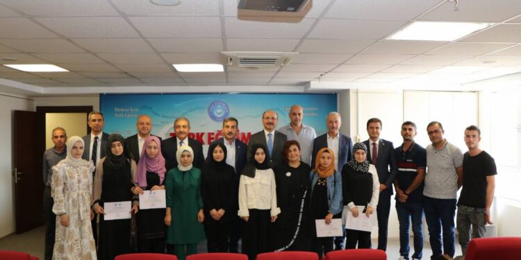 Suriyeli Türkmen Eğitimciler İçin Düzenlenen Eğitim Programının Sertifika Töreni Yapıldı. 