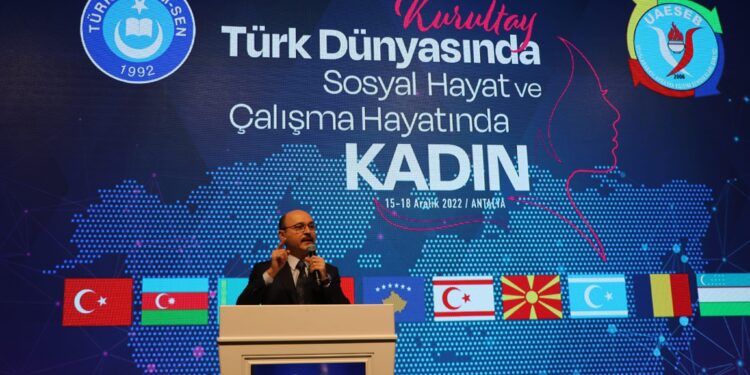 Töremizde ve İtikadımızda Kadın-Erkek Ayrımcılığı Yoktur.